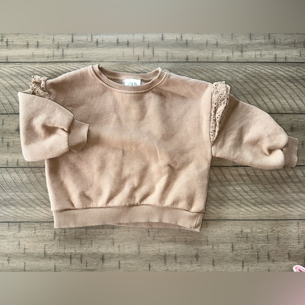 Zara Ruffle Eyelet ‘vintage style’ Sweatshirt 6-9m